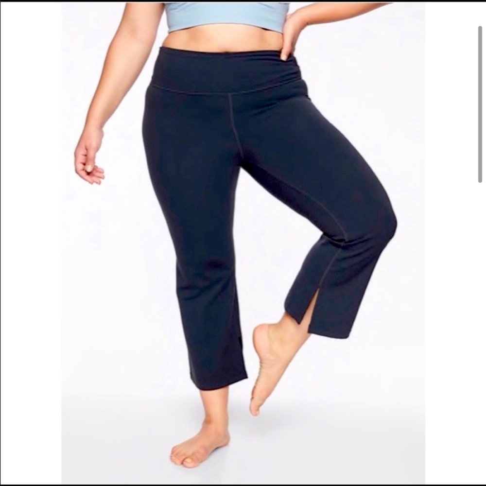 Athleta Barre Kick Flare Crop Yoga Pants Split Hem